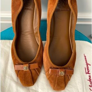 Tory Burch authentic suede flat size 7
